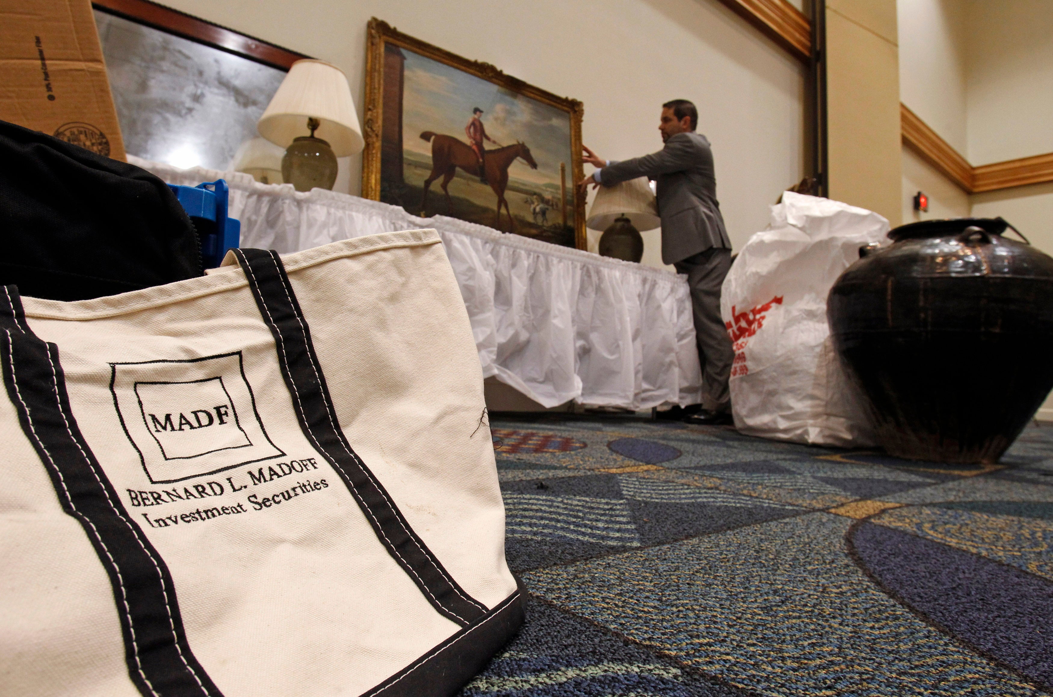 Tote bags: This little bag goes to market