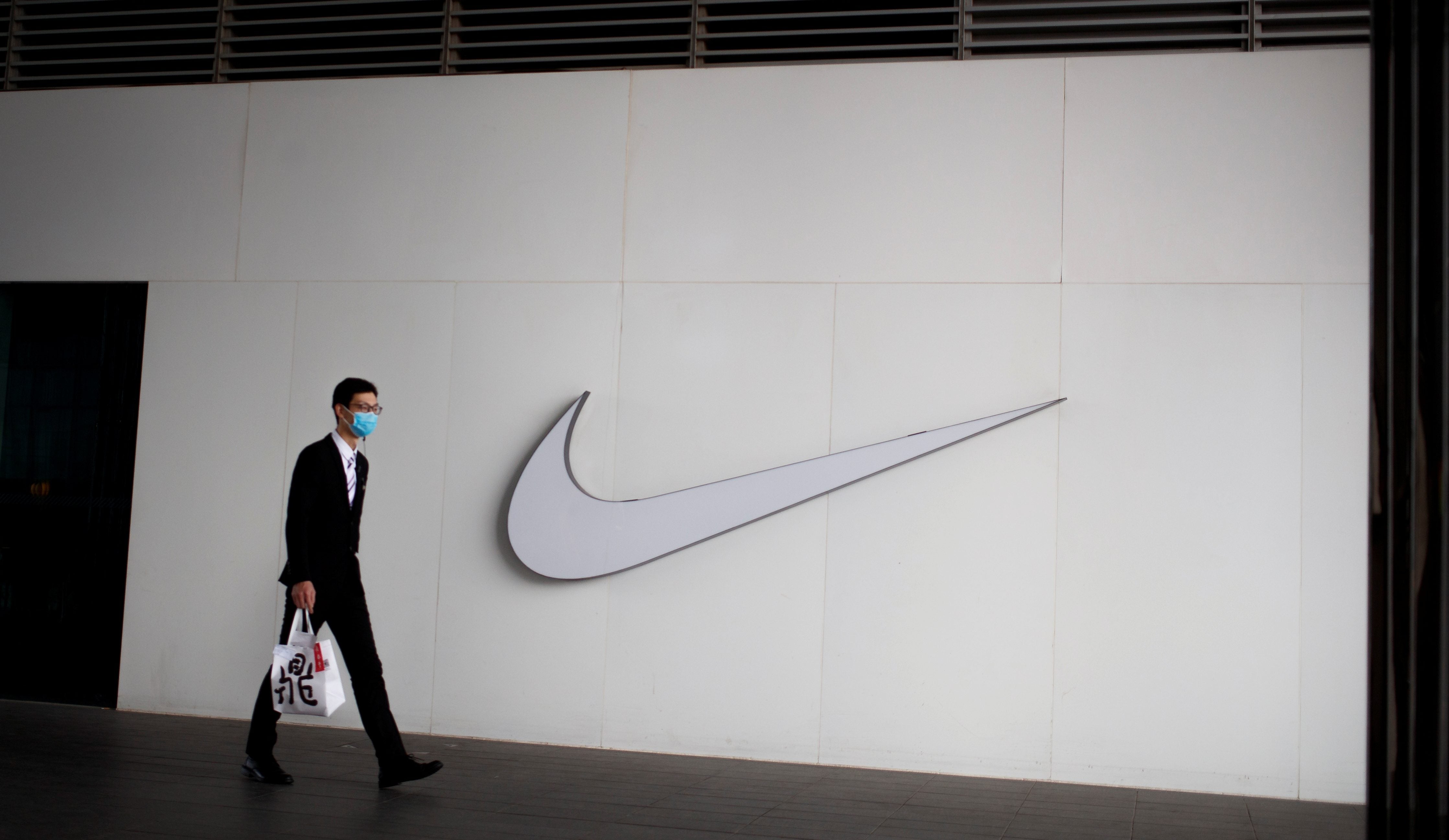 pandemic apparel support　NIKE ベティー The lessons Nike learned in China during the coronavirus