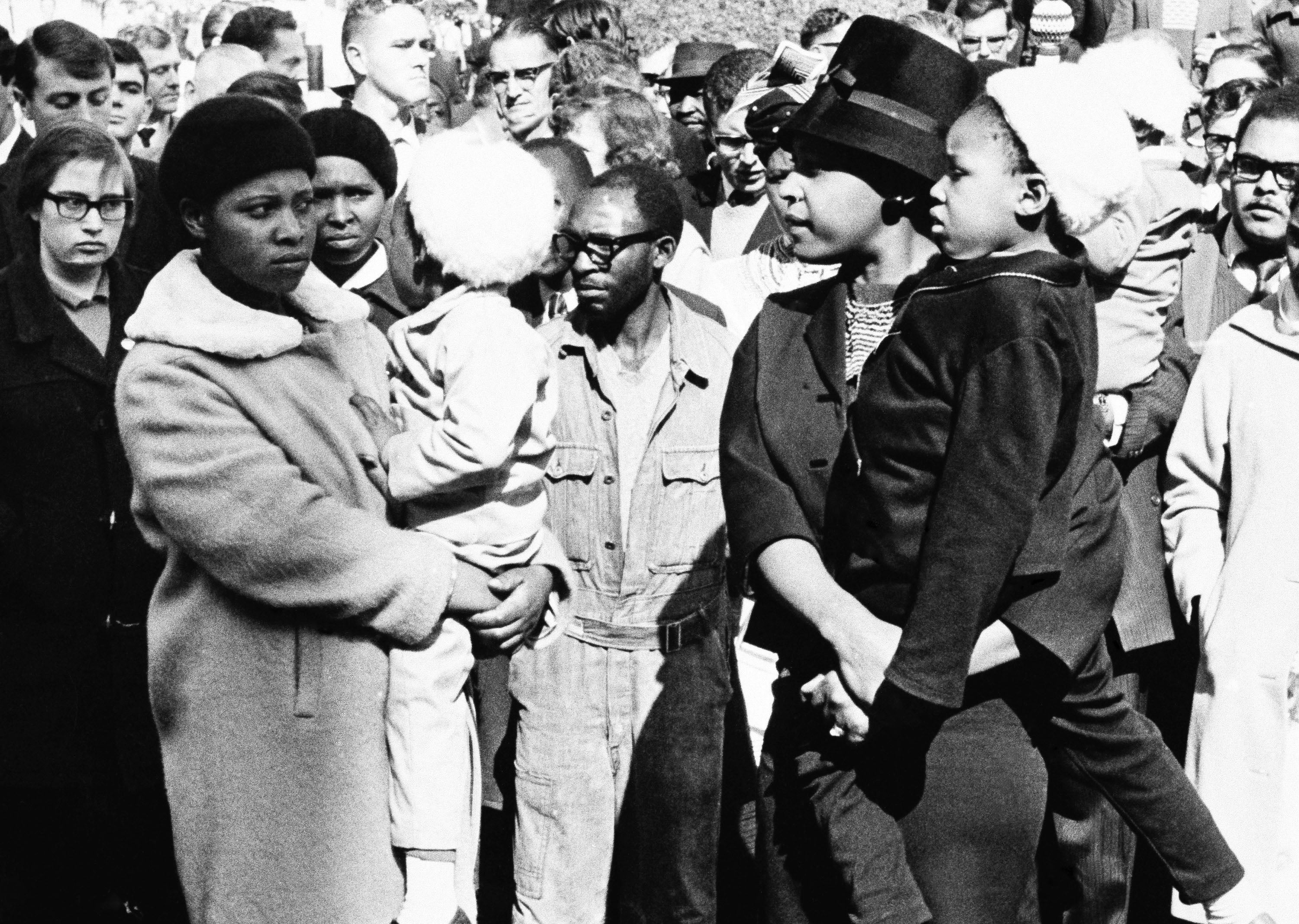洋書 Women in African Colonial Histories Women in African Colonial Histories: Allman, Jean, Geiger