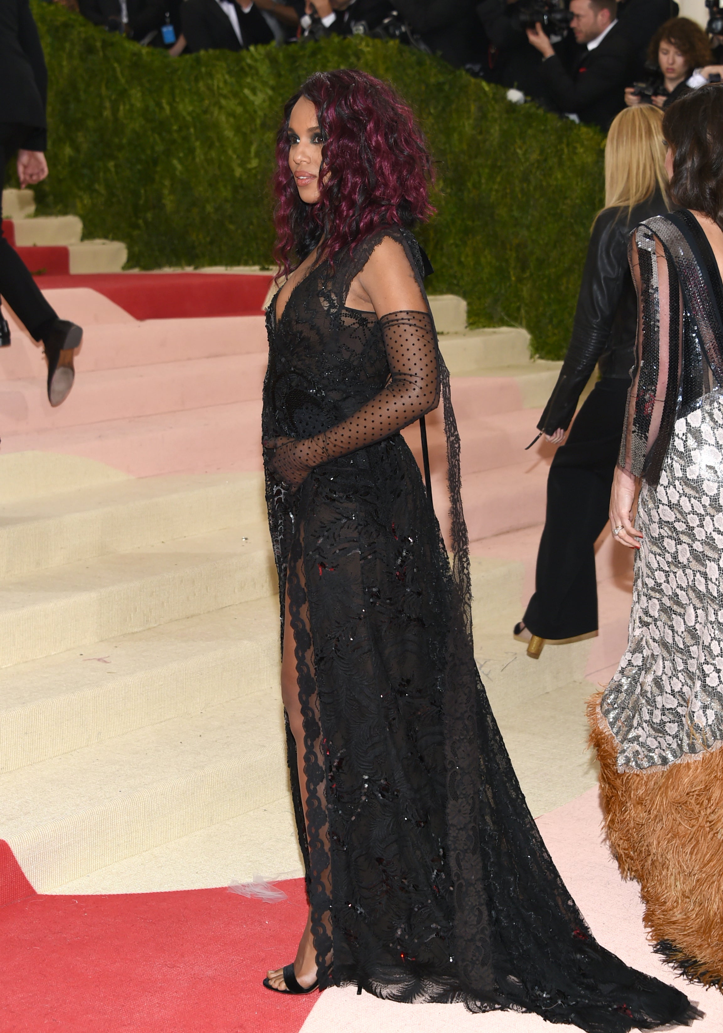 The insane red carpet fashion at the Apple-sponsored Met gala, image size:2305x3294
