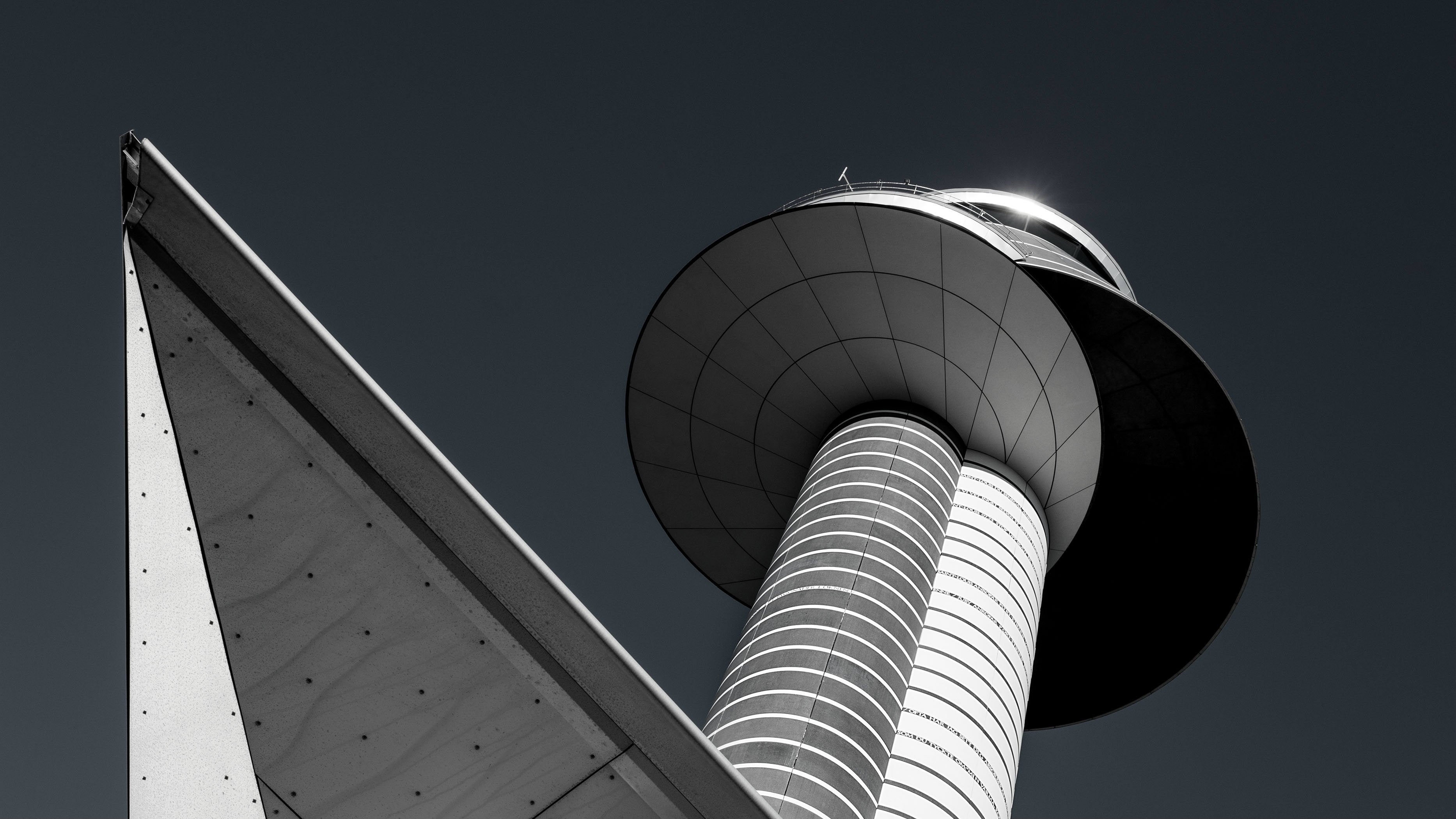 アート・デザイン・音楽 Aerial Observations on Airports Tom Hegen Aerial Observations on Airports ARTBOOK | D.A.P.