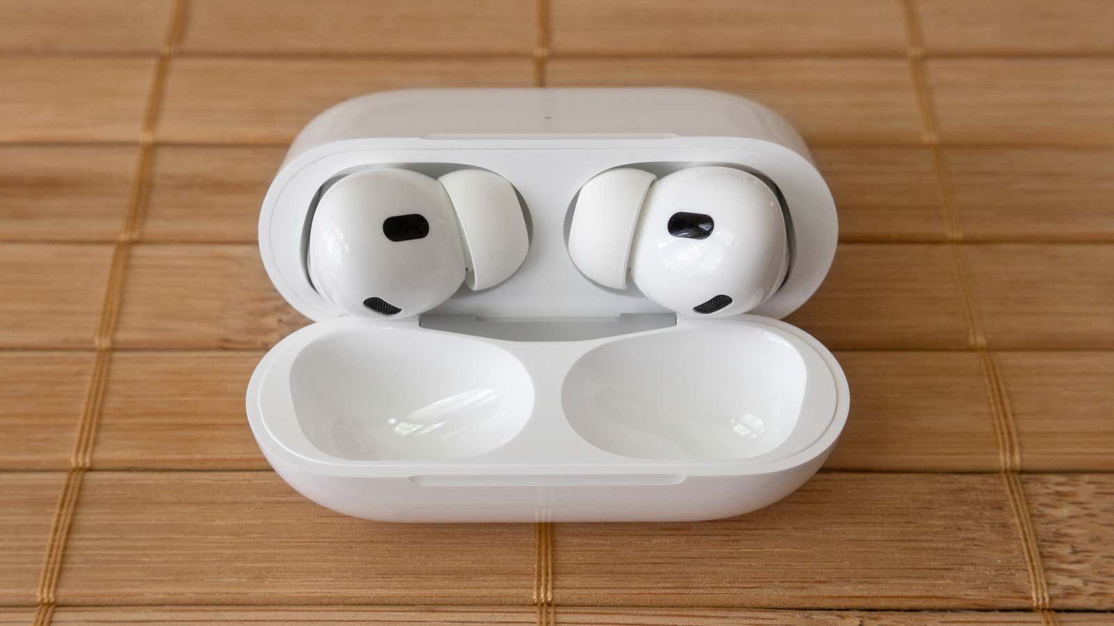 ‼️早い者勝ち‼️ Apple AirPods Pro Amazon.co.jp: Apple AirPods Pro（第2世代） ​​​​​​​ ホワイト
