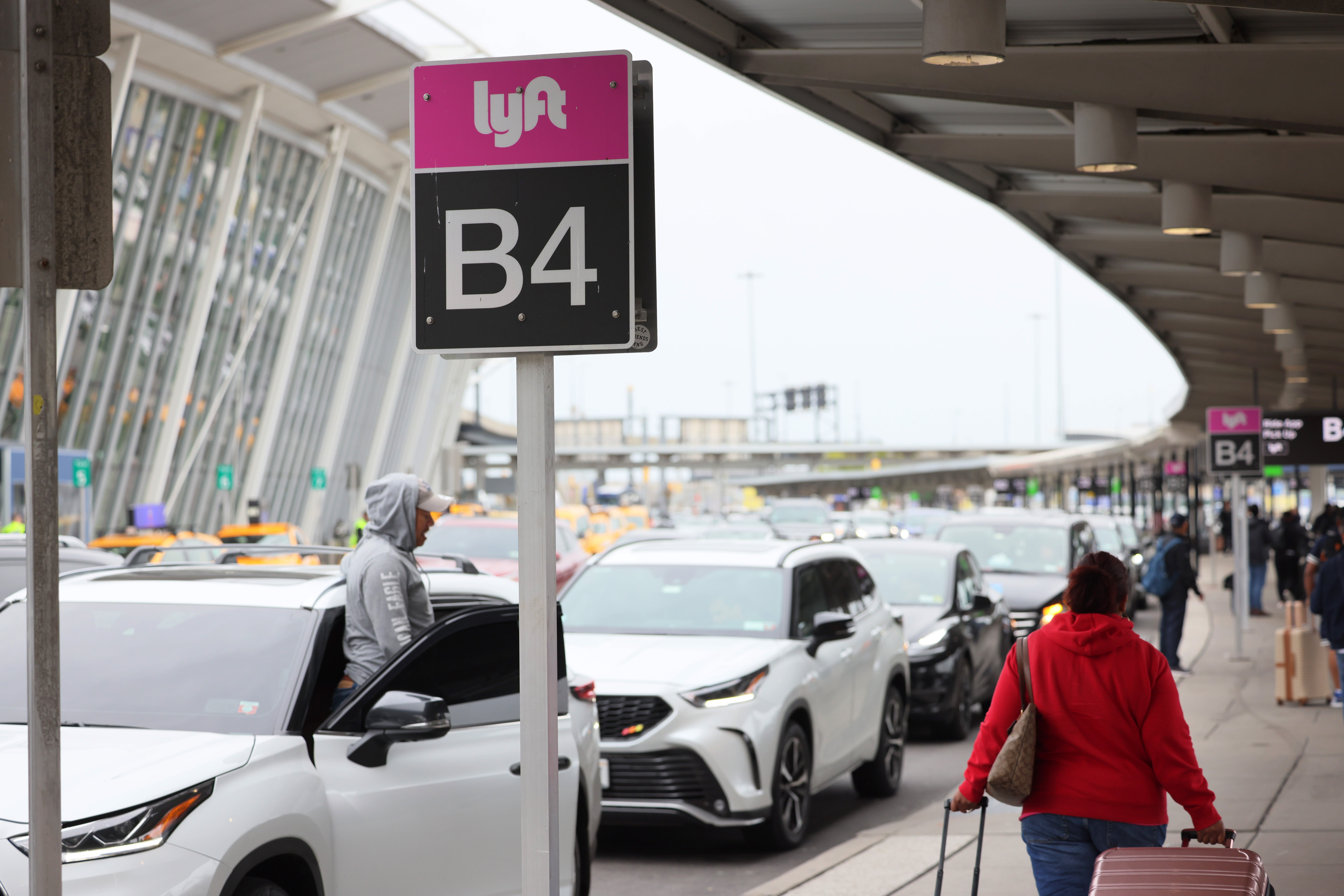 Lyft wants to put you in a robotaxi this summer