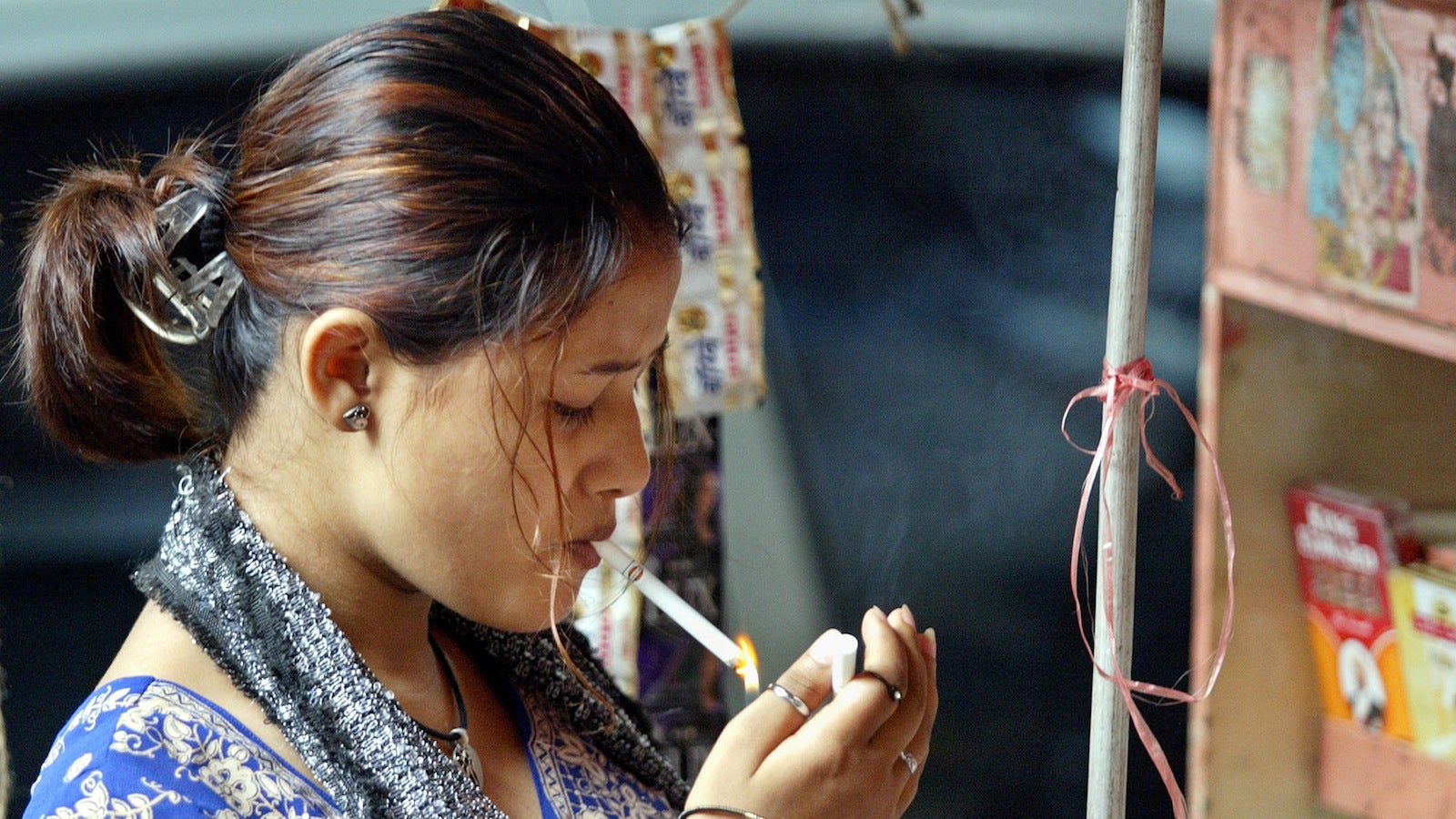 Why India wants to ban the sale of loose cigarettes