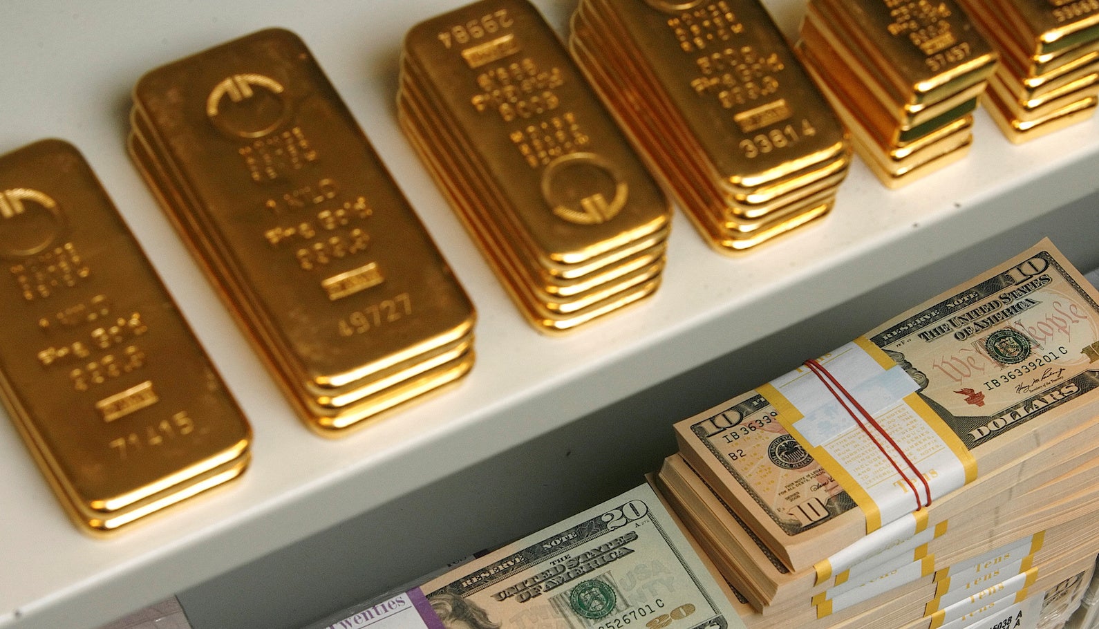 Chart: The myth of bitcoin as a safe haven was shattered this year